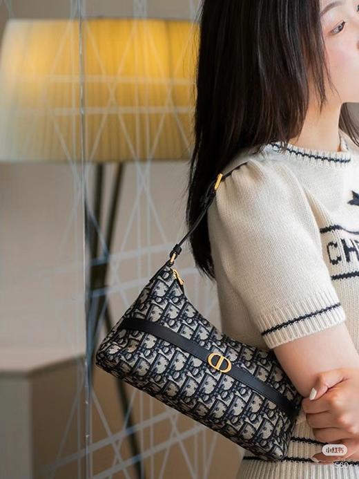 迪奥  30 Montaigne 迷你单肩水饺包 这款是二零二五早春成衣系列新品（LZ） 商品图6