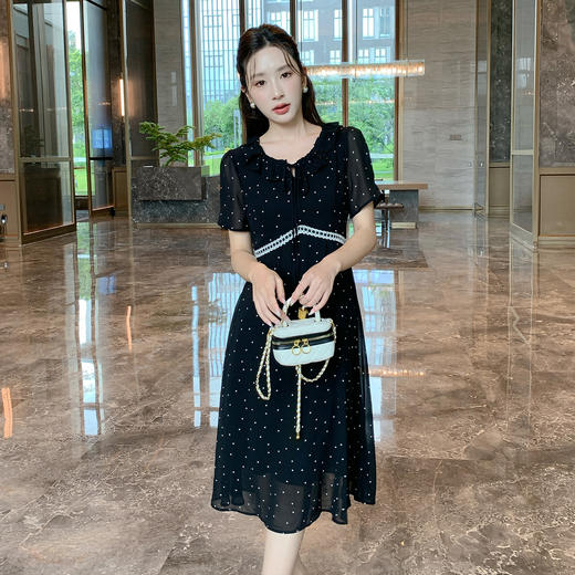 奢姿大码女装2025夏季新款气质V领荷叶边领子雪纺波点短袖连衣裙9952803067A 商品图4