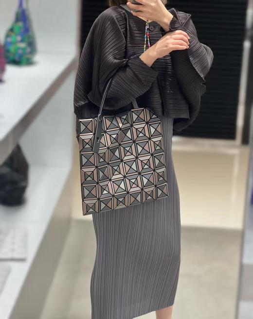 三宅一生新款6格 丘比特斜挎包单肩包（EJ*MM） 商品图1