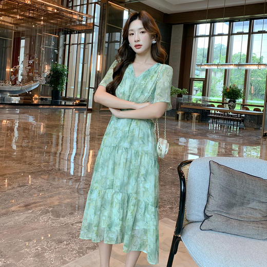 奢姿大码女装2026夏季胖妹妹法式V领雪纺碎花小清新蛋糕连衣裙9952853261 商品图1