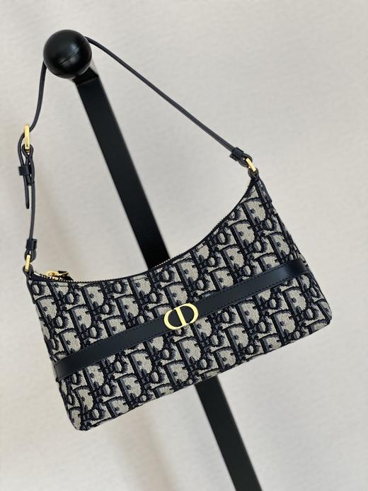 迪奥  30 Montaigne 迷你单肩水饺包 这款是二零二五早春成衣系列新品（LZ） 商品图11
