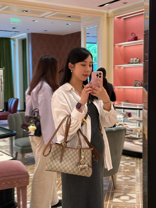 古驰 Emblem 系列 托特单肩包 中号/大号（LZ） 商品图8