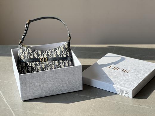 迪奥  30 Montaigne 迷你单肩水饺包 这款是二零二五早春成衣系列新品（LZ） 商品图10