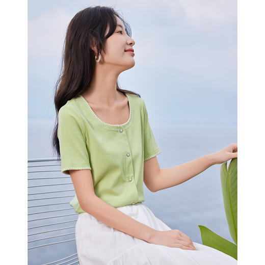 【专属特价】熙世界小香风气质U领T恤女2025新款夏装宽松显瘦百搭正肩上衣 商品图4