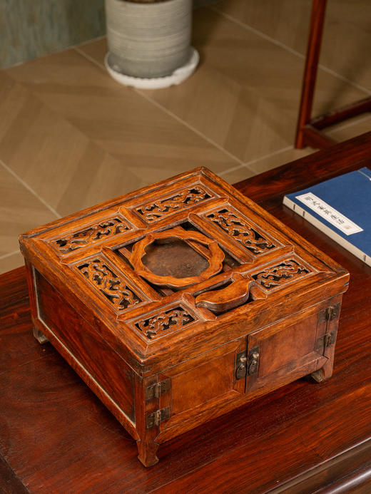 清早期	黄花梨透雕螭龙纹折叠式镜台 商品图4