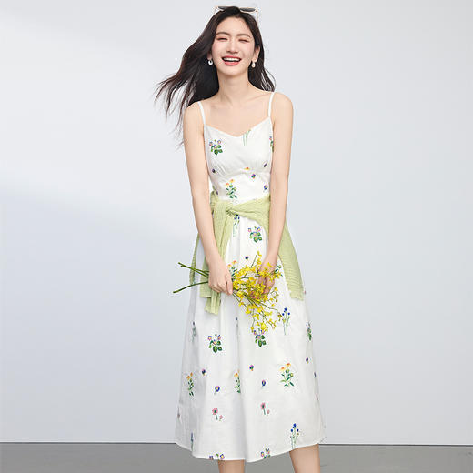 【07/23新品】熙世界田园风花卉植物刺绣连衣裙女夏季法式度假碎花无袖背心裙子 商品图4
