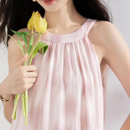 【07/23新品】熙世界丁达尔晕染吊带挂脖连衣裙女夏季法式度假露肩无袖蛋糕裙子 商品图4