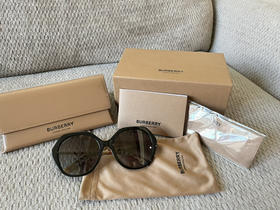 好折！Burberry 经典格纹镜腿 不规则镜片 墨镜57mm 配镜盒全套