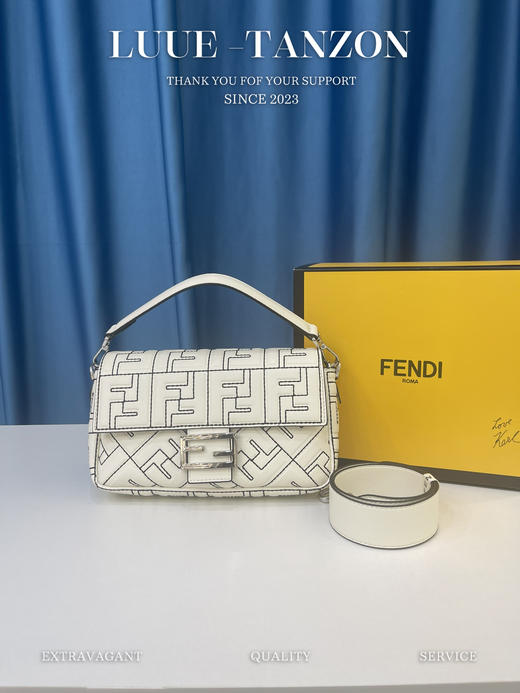 芬家  Baguette系列翻盖斜挎手提包（LZ） 商品图1