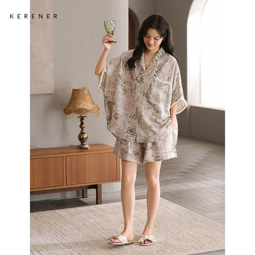 可人儿小众设计泡泡绵女士带胸垫睡衣夏季短袖可外出家居服三件套 商品图3