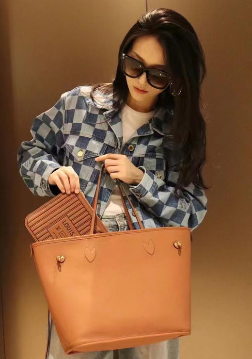 驴家 NeverfuII中号手袋 双面魔法包中号手袋棕褐色  (JPH) 商品图4