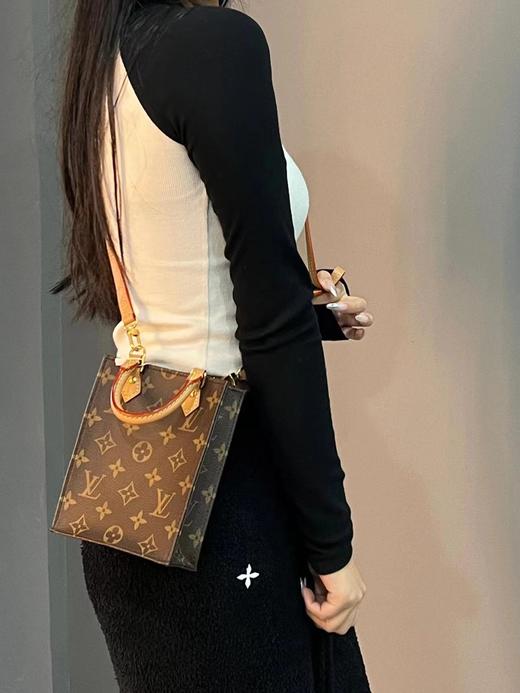 驴家 Petit sac plat经典老花满印 涂层帆布拼牛皮 单肩斜挎手提包薯条包  女款棕色琴谱包(JPH) 商品图4