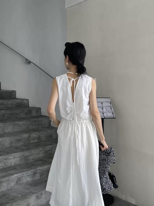 【GZ】无忧购露背v领无袖连衣裙女春夏抽绳收腰裙子大裙摆长裙背心裙2027（截单后3-5天发货） 商品图6