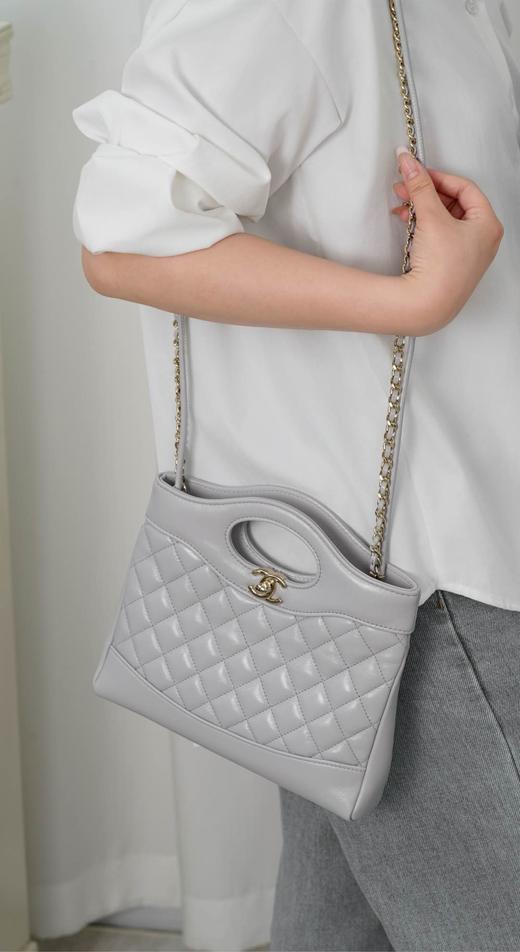 香奈儿 31bag mini 浅灰 淡金扣菱格纹 小羊皮 链条单肩手提斜挎包 （*HH） 商品图3
