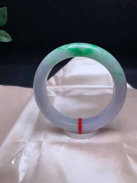 620569，60.8 辣绿大圈口手镯，色辣。淡春彩 商品图1