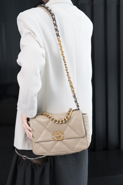 CHANEL香奈儿 19Bag 金扣翻盖双链条 羊皮 单肩斜挎包 小号 （LZ*MM） 商品图7