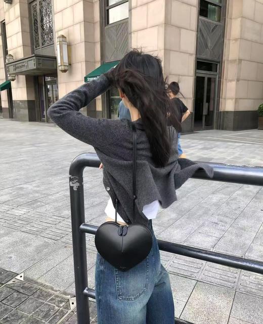 ALAIA|爱心包 LE COEUR牛皮革包袋斜跨包（LZ） 商品图5