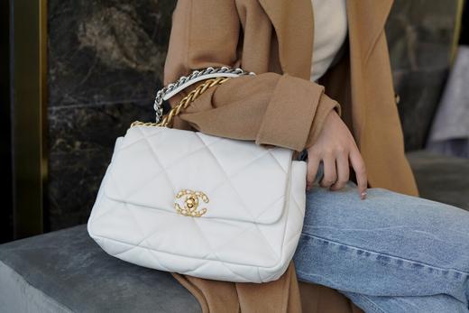 【早春系列】香奈儿-19bag菱格翻盖链条 小羊皮手提单肩斜挎包  白金（LZ） 商品图5