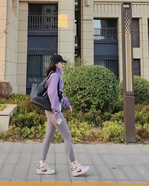 圣罗兰 bea鹿皮hobo托特，务必注意区分鹿皮不是普通牛皮，整只包赢就赢在了皮料上，一包两背，自重很轻出游日常皆可.（LZ）） 商品图5