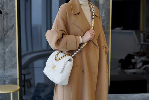 【早春系列】香奈儿-19bag菱格翻盖链条 小羊皮手提单肩斜挎包  白金（LZ） 商品图7