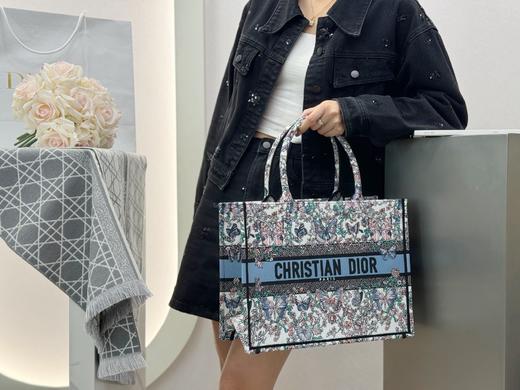 迪奥 印花刺绣 棉 托特包Tote包购物袋白蓝蝴蝶手提包 中号 （LZ） 商品图4