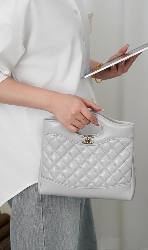 香奈儿 31bag mini 浅灰 淡金扣菱格纹 小羊皮 链条单肩手提斜挎包 （*HH） 商品图6