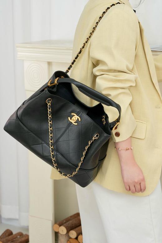 香奈儿 25A 级手工坊 购物袋 原厂黑牛 小号（MM） 商品图1