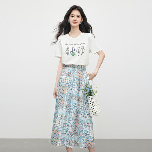 【07/23新品】熙世界波西米亚休闲套装女新款夏季印花T恤高腰复古半身裙两件套 商品图4
