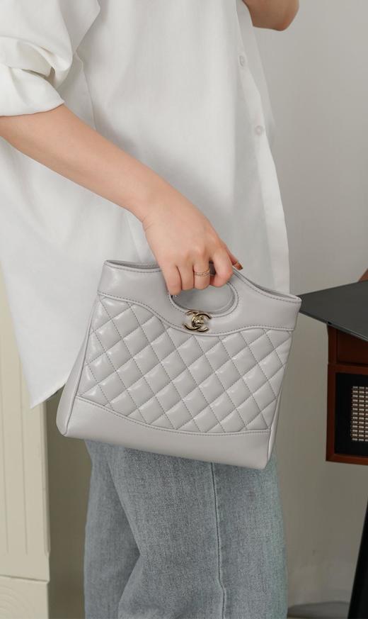 香奈儿 31bag mini 浅灰 淡金扣菱格纹 小羊皮 链条单肩手提斜挎包 （*HH） 商品图2