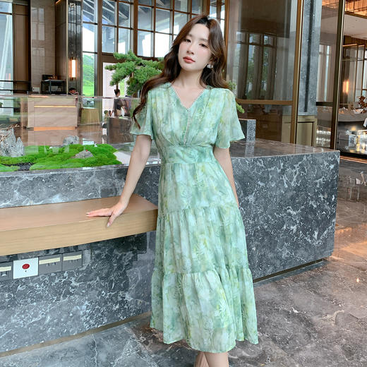 奢姿大码女装2026夏季胖妹妹法式V领雪纺碎花小清新蛋糕连衣裙9952853261 商品图0