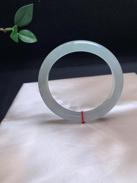 620567，55 冰晴底细条正圈，特别秀气，冰冰透透，一截颜色略深些，整条均匀 商品图1