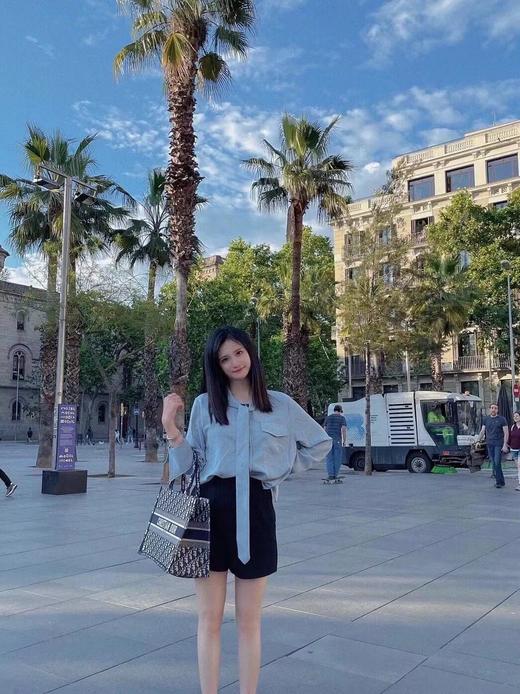 迪奥-全新升级版的全刺绣花布托特，Dior Book Tote（LZ） 商品图3