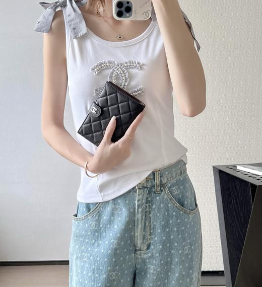 香奈儿鱼子酱黑色按扣护照夹（MM） 商品图4