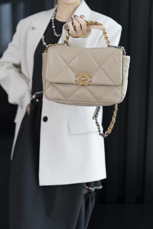 CHANEL香奈儿 19Bag 金扣翻盖双链条 羊皮 单肩斜挎包 小号 （LZ*MM） 商品图10