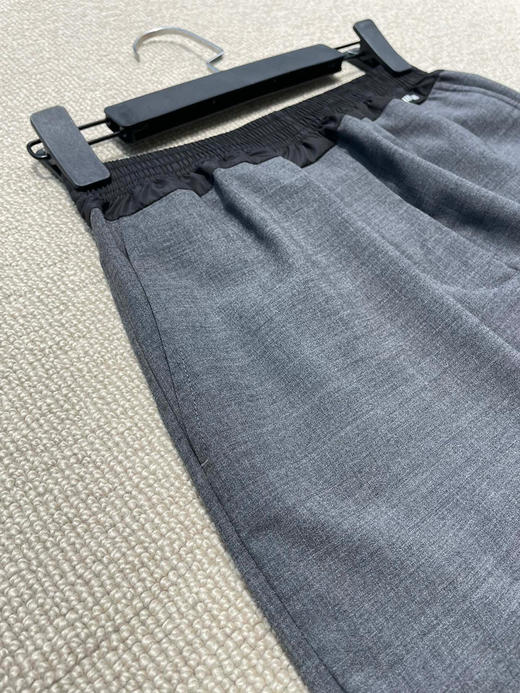 721-7 渠道圆正 miu精纺羊毛拼接短裤 我穿42码 商品图13