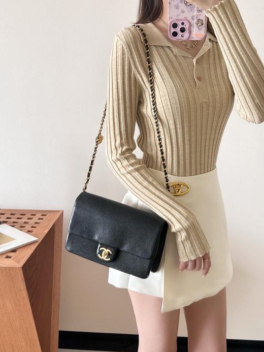 香奈儿 24k  秋冬系列鱼子酱口盖包 饱满又复古的包型， 配上小圆牌又甜又酷 中号（LZ） 商品图7