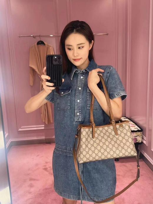 古驰 Emblem 系列 托特单肩包 中号/大号（LZ） 商品图4