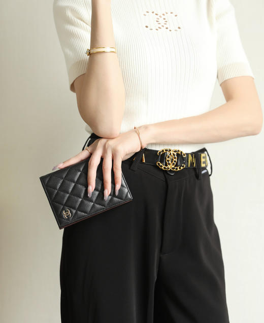 香奈儿经典护照夹 鱼子酱牛皮黑色淡金 （MM） 商品图4