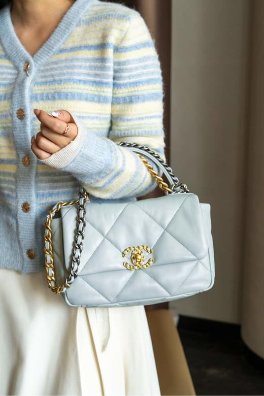 CHANEL香奈儿 19Bag 金扣翻盖双链条 羊皮 单肩斜挎包 小号 （LZ*MM） 商品图4