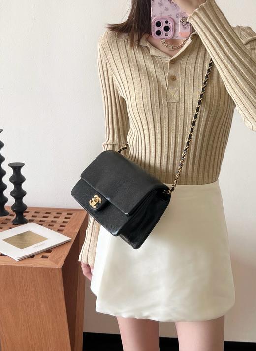 香奈儿 24k  秋冬系列鱼子酱口盖包 饱满又复古的包型， 配上小圆牌又甜又酷 中号（LZ） 商品图10