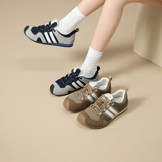 西遇德训鞋女新款秋季超火复古平底歪头运动鞋轻便软底休闲鞋V1656983 商品图0