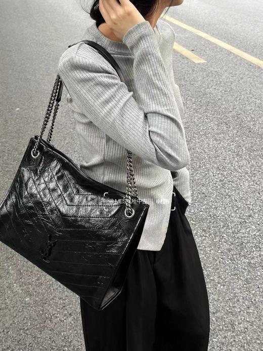 圣罗兰-Niki黑标 Logo复古褶皱皮革大容量托特包购物袋链条单肩手提包中号女款黑色百搭通勤推荐（LZ） 商品图2