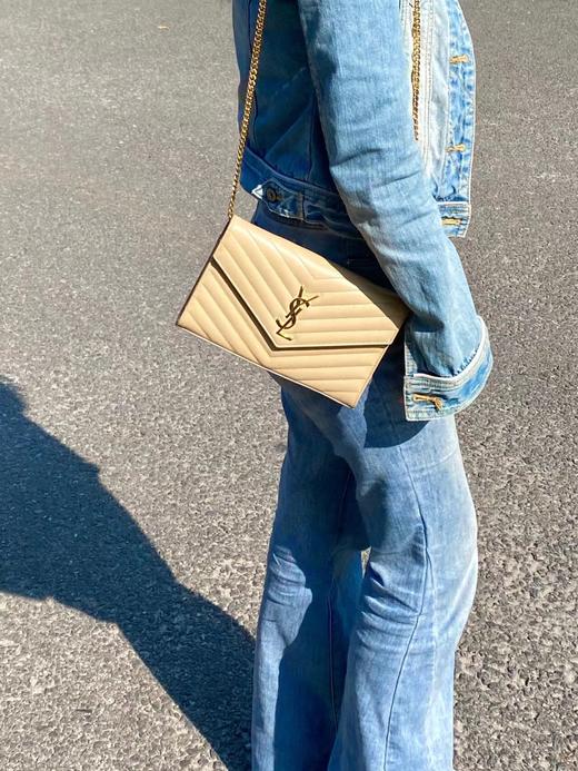 圣罗兰-MONOGRAM鱼子酱纹路原厂皮版本信封包（LZ） 商品图8