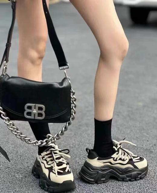 巴黎世家 新款23Fall的 BB Soft 系列  柔软超有质感！腋下包（LZ） 商品图10