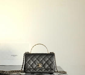 香奈儿 25s春夏 金属手柄口盖小号手拿斜挎包（HH）