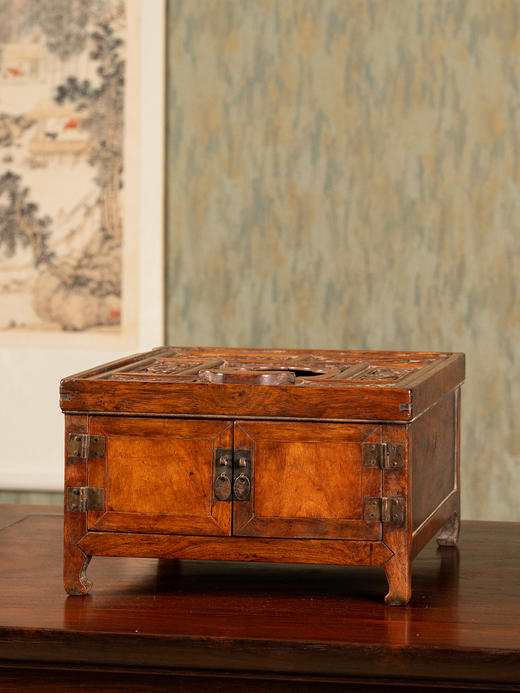 清早期	黄花梨透雕螭龙纹折叠式镜台 商品图3