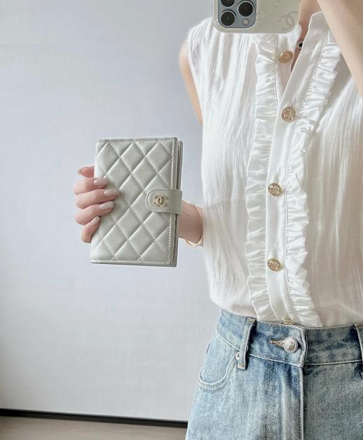 香奈儿按扣护照夹（MM） 商品图9