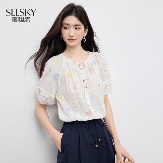【夏日新品】熙世界泡泡袖刺绣衬衫女夏季新款法式系带圆领休闲100%棉宽松上衣 商品图0