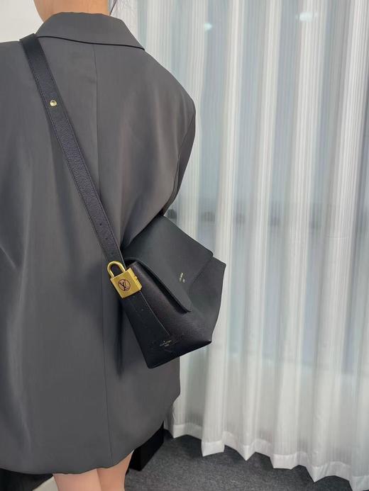 驴家LV Low Key messenger 复古金色五金件皮革饰边 小牛皮 腋下包手提单肩包 (JPH) 商品图3