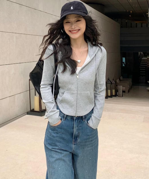 缪缪 手提包黑色石楠木两色大小号可选（LZ） 商品图3